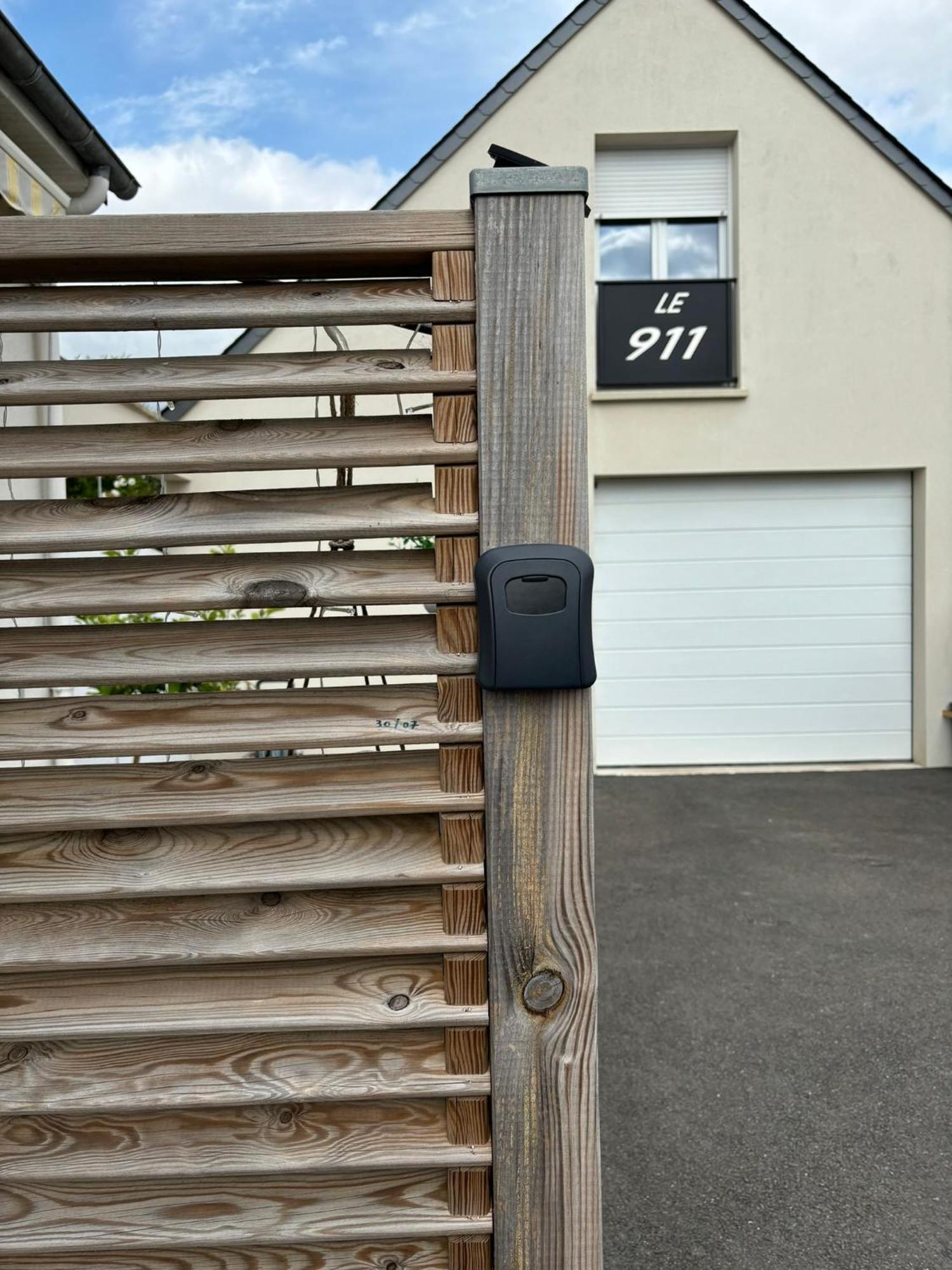 Le 911 Nazelles-Negron Exterior foto